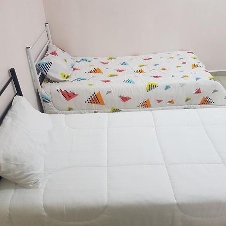 Oyo Home 90250 Sutera Wangi 3Bhk Apartment Айер-Керох Экстерьер фото