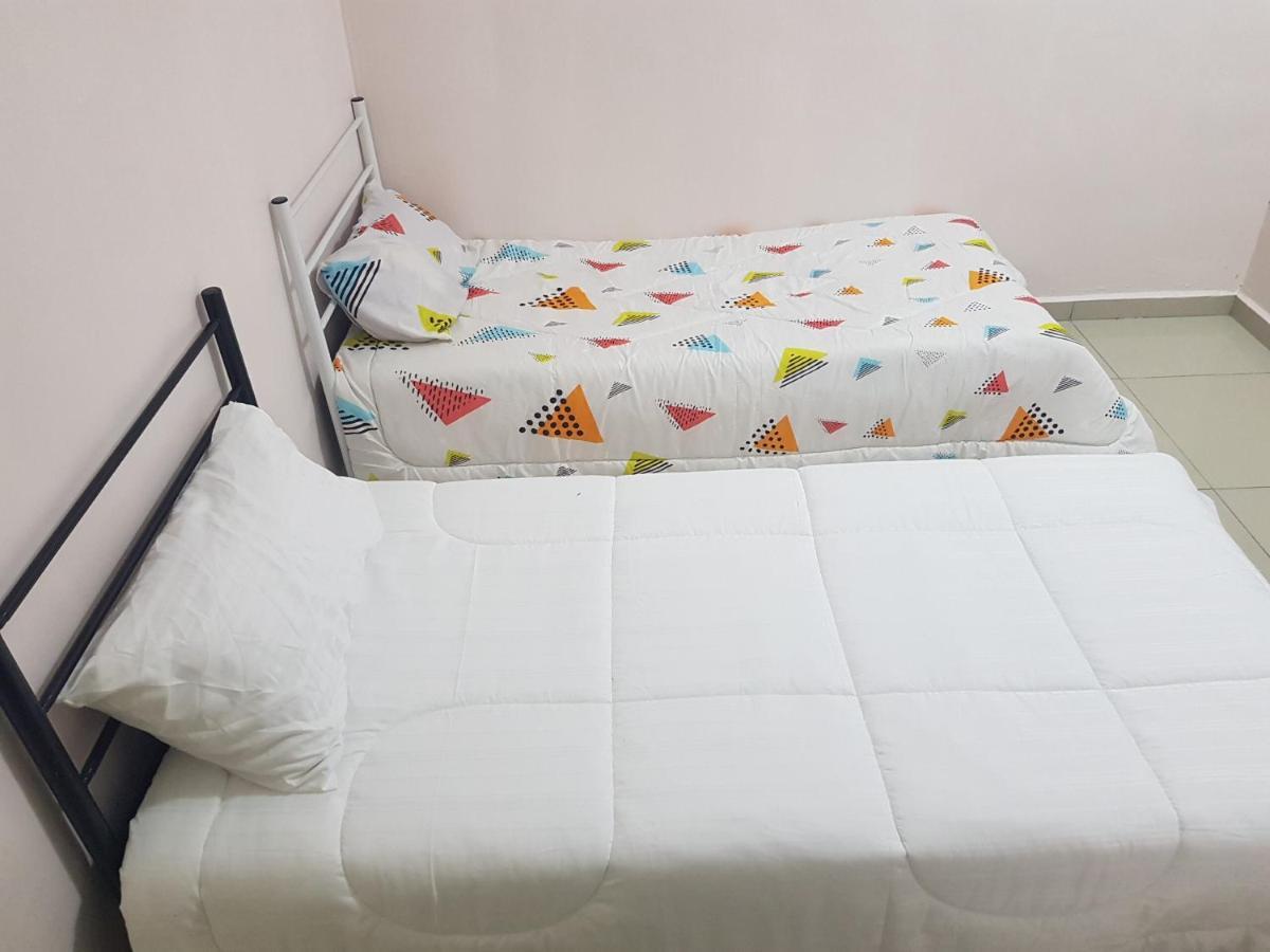 Oyo Home 90250 Sutera Wangi 3Bhk Apartment Айер-Керох Экстерьер фото