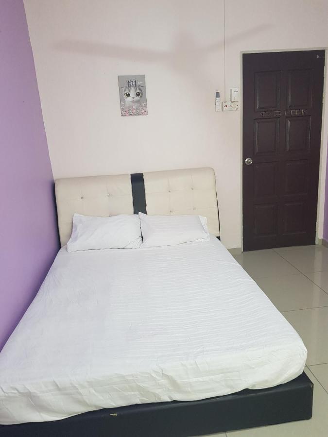 Oyo Home 90250 Sutera Wangi 3Bhk Apartment Айер-Керох Экстерьер фото