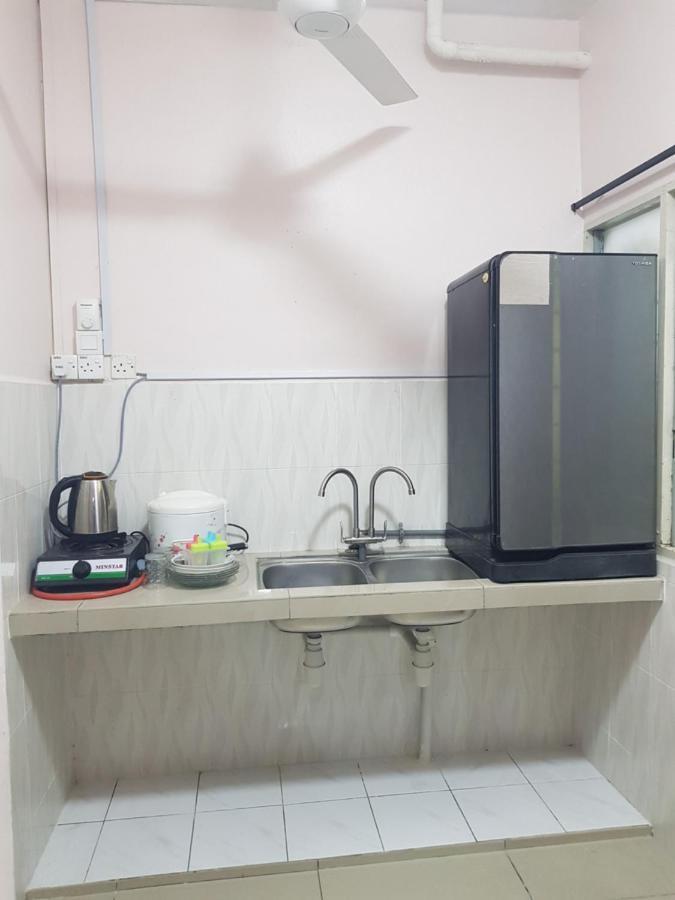 Oyo Home 90250 Sutera Wangi 3Bhk Apartment Айер-Керох Экстерьер фото