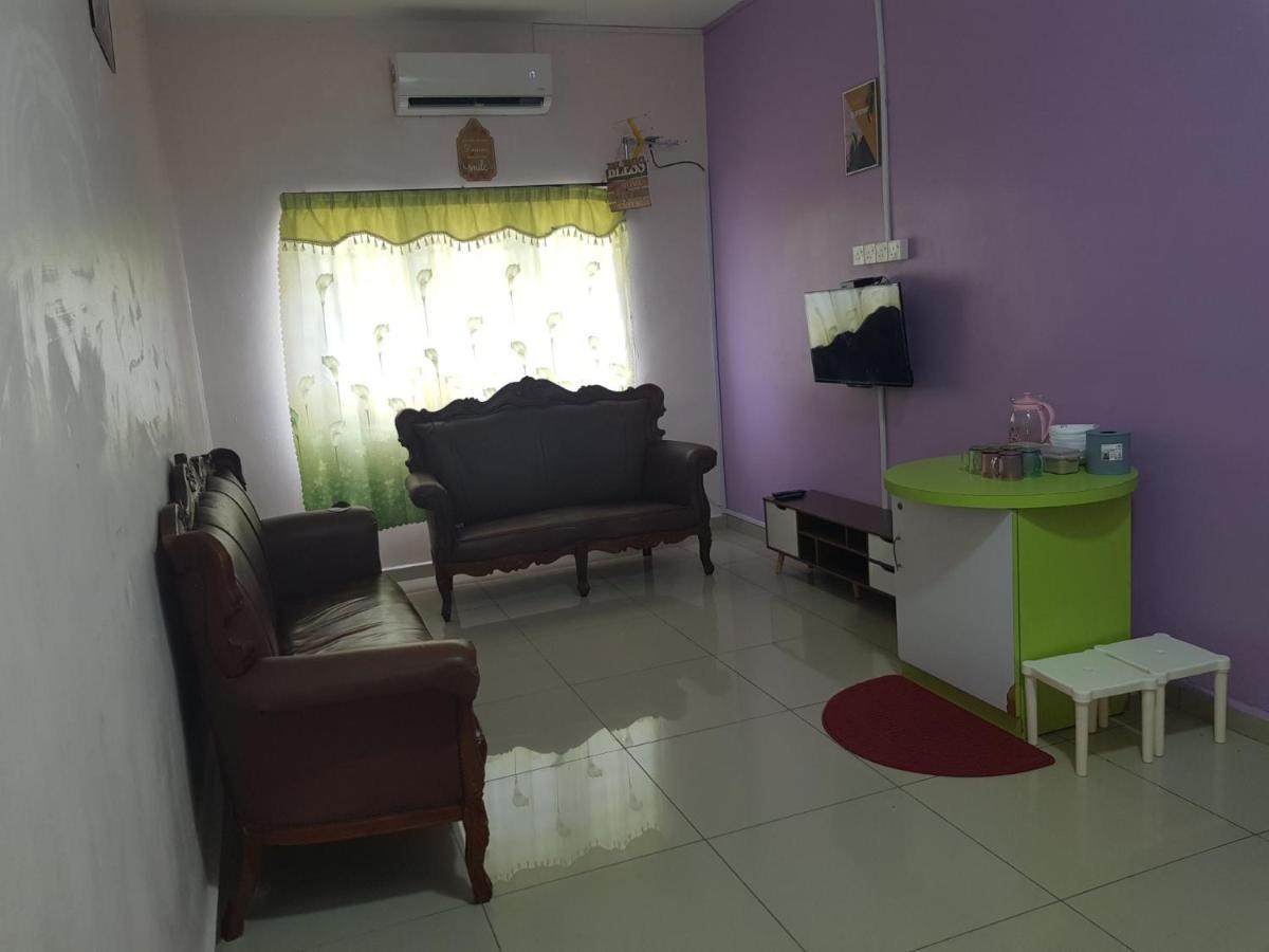 Oyo Home 90250 Sutera Wangi 3Bhk Apartment Айер-Керох Экстерьер фото